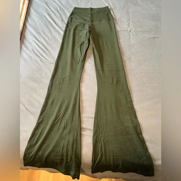 Aerie Olive Green Flare Leggings - Picture 3 of 3